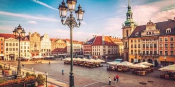 Orașele unde românii se pot muta rapid! Administrațiile locale fac eforturi susținute pentru a aduce oameni în zonă