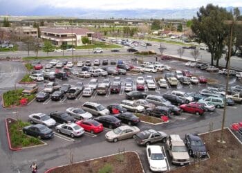 O nouă excrocherie îi lasă fără sume importante de bani pe români! Poliția a intrat pe fir în mai multe orașe din România!