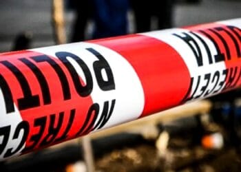 Patru persoane înjunghiate lângă un centru comercial. Polițiștii au reușit să îl identifice și l-au reținut pe agresor!