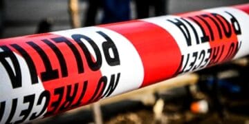 Patru persoane înjunghiate lângă un centru comercial. Polițiștii au reușit să îl identifice și l-au reținut pe agresor!