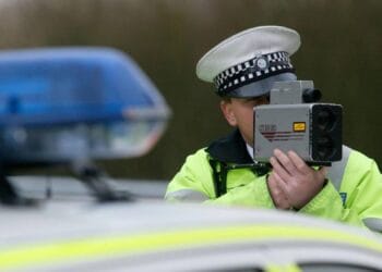 Un tânăr a ”speriat” RADARUL! Cu ce viteză halucinantă a intrat în atenția polițiștilor! Ce sancțiune a primit vitezomanul