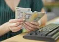 Sporul pentru condiții vătămătoare tăiat într-un Minister din România! Sute de mii de salariați rămân fără mulți bani!