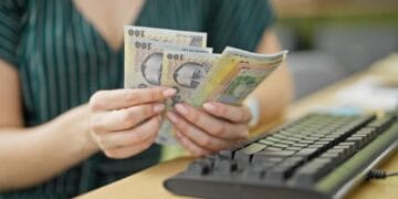 Sporul pentru condiții vătămătoare tăiat într-un Minister din România! Sute de mii de salariați rămân fără mulți bani!