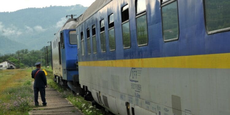 Caz șocant pe căile ferate. Un tren și-a pierdut vagoanele pline cu oameni pe traseu. Viața bate filmul