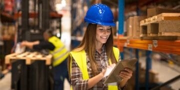 Angajații unei societăți primesc salarii de până la 12.000 lei! Beneficiază şi de tichete de vacanță și masă dar și de alte facilități!