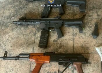 A furat arme de tip airsoft dintr-o bază sportivă și a încercat să le vândă! Polițiștii au descoperit armele într-o casă părăsită!