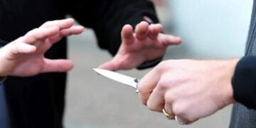 Într-un moment de furie, o femeie și-a înjunghiat soțul. Bărbatul nu a supraviețuit! Femeia este cercetată pentru omor!