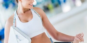 SĂNĂTATE cu SENS. Curele de slăbire, drastice, din gură, în gură! Când promisiunile rapide devin pericole reale!