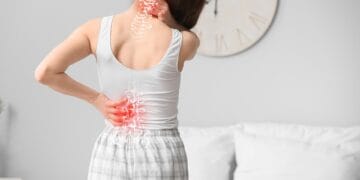 SĂNĂTATE cu SENS. „Mușchiul sufletului” și durerile lombare: ce ne spune corpul când ne doare spatele?