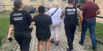 O grupare de femei săltată de oamenii legii după ce au înșelat zeci de bătrâni. Care era metoda ingenioasă pusă la cale de damele dornice de îmbogățire!