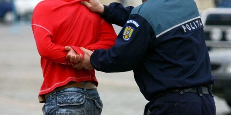 Un live pe TikTok l-a dat de gol pe un tânăr care a jefuit un magazin. Acesta a sustras telefoane mobile!