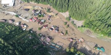 O familie din Suceava, care avea locuința asigurată, a primit cea mai mare sumă acordată de o companie în domeniu, după inundații!