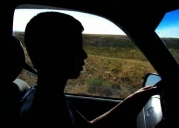 Un minor a furat mașina familiei și a provocat un un accident! Din fericire au fost doar pagube materiale!