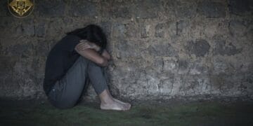 Minoră de 14 ani violată în repetate rânduri și bătută de un profesor de religie! Individul a fost reținut!