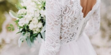 Focuri de armă la o nuntă! Un bărbat a deschis focul asupra mașinii în care se afla tânăra. Atacatorul a fost imobilizat!