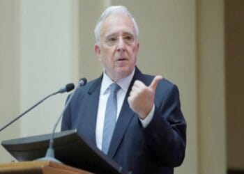 Guvernatorul MUGUR ISĂRESCU. „Analiştii cred că vom reuşi să aducem inflaţia în ţintă peste un an şi mai ales peste doi ani”