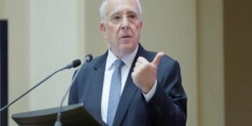 Guvernatorul MUGUR ISĂRESCU. „Analiştii cred că vom reuşi să aducem inflaţia în ţintă peste un an şi mai ales peste doi ani”