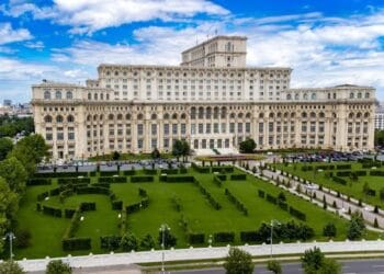 Cât îi costă pe români un singur parlamentar? Sumele sunt exorbitante! Aleșii neamului au ajuns să ne coste sume foarte mari