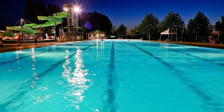 Piscinele sunt locurile preferate de majoritatea românilor! Numai că, de aici poți lua o serie de boli! Iată cu ce te poți alege