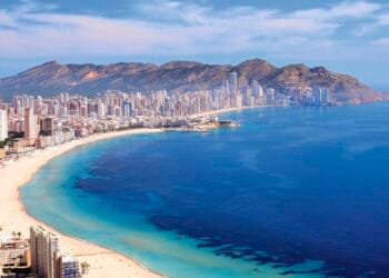 Doi copii de 11 respectiv 13 ani s-au înecat! Tatăl lor a fost salvat din apă în ultimul moment! Mama lor și un frate erau în hotel