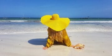 Litoralul „oltenesc” atrage mii de români și turiști străini. Prețurile sunt pentru orice buzunar! Turiștii vin cu sutele!