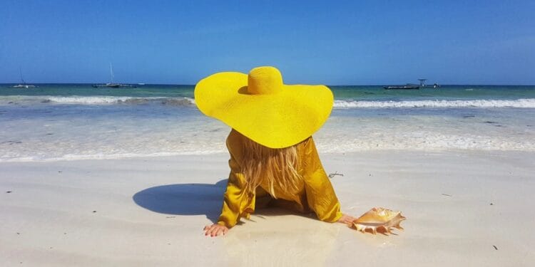 Litoralul „oltenesc” atrage mii de români și turiști străini. Prețurile sunt pentru orice buzunar! Turiștii vin cu sutele!