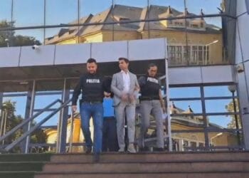 Primar arestat preventiv pentru 30 de zile. Acesta este acuzat de luare de mită și spălare a banilor!