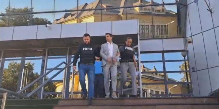 Primar arestat preventiv pentru 30 de zile. Acesta este acuzat de luare de mită și spălare a banilor!