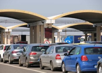 În minivacanța de Sfânta Maria, peste 77 de mii de mașini au trecut frontiera. Formalitățile au fost făcute pentru 400.000 de persoane!