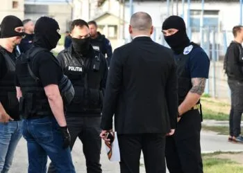 Operațiune împotriva drogurilor cu mai multe mandate de percheziție și multiple descinderi în țară!