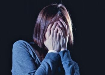 Hărțuită luni întregi, o femeie a reușit să scape de abuzator! Fostul iubit este acum reținut!