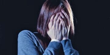 Hărțuită luni întregi, o femeie a reușit să scape de abuzator! Fostul iubit este acum reținut!