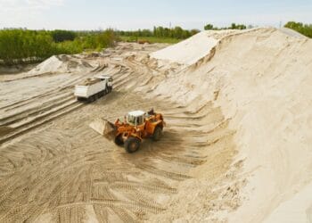 Garda de Mediu a descins la  firme cu activităţi din domeniul exploatării agregatelor minerale, fabricării betonului şi a mixturilor asfaltice!