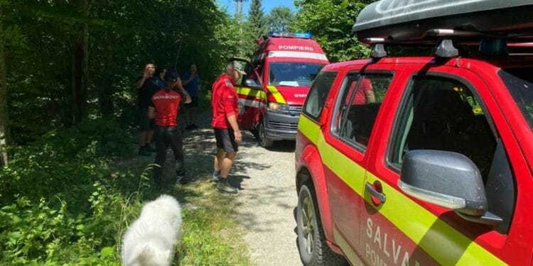 Ucraineni rătăciți în munții din România! Salvamontiștii au plecat în căutarea lor! Aceștia intră pe teritoriul românesc pentru a scăpa de război!