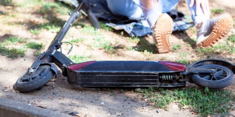 Trotinetele electrice bagă tot mai multe persoane în spitale, sau și mai rău! Din această cauză, se înăspresc regulile!