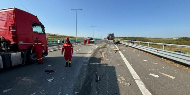 Accident grav pe A1 Sibiu – Deva! Trei bărbați au fost spulberați de o cisternă! Victimele făceau marcaje rutiere!