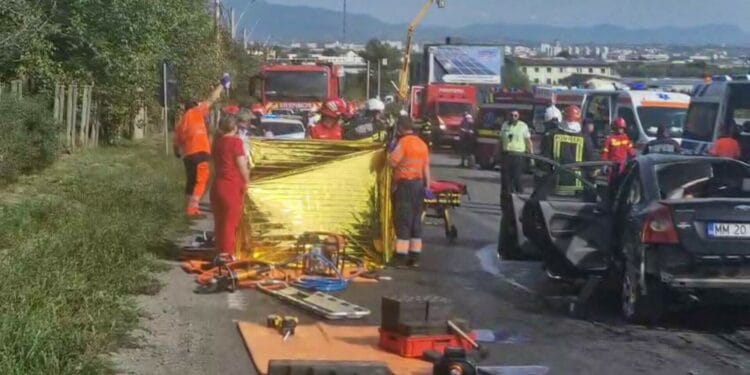TRAGEDIE! Tatăl și fiul decedați într-un accident rutier! Bărbatul, polițist, tocmai își luase copilul de la școală!