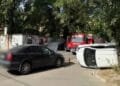 Mașină cu roțile în aer, în urma unui accident rutier grav. Trei victime, între care și un copil de doar doi ani!