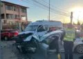 Plan Roșu de intervenție pe șosele. Accident rutier între un microbuz plin de pasageri și o mașină. 14 persoane rănite