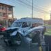 Plan Roșu de intervenție pe șosele. Accident rutier între un microbuz plin de pasageri și o mașină. 14 persoane rănite