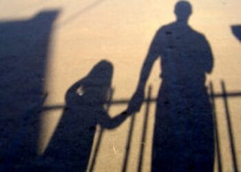 O alertă de răpire a pus pe jar polițiștii. O tânără de 19 ani și fiul ei minor au fost victimele infracțiunii