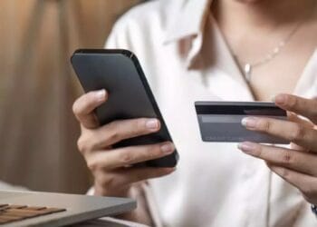 Țeapa vieții. Cum a pierdut o femeie economiile după ce le-a băgat la un fond de investiții care i-au înghițit toți banii!