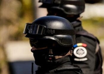 Cine e tânărul care a amenințat cu „un adevărat masacru”, sute de școli și spitale din România. Acuzațiile pe care FBI i le aduce acestuia!?