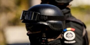 Cine e tânărul care a amenințat cu „un adevărat masacru”, sute de școli și spitale din România. Acuzațiile pe care FBI i le aduce acestuia!?