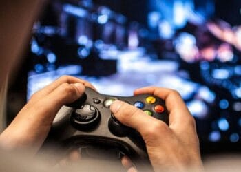 Ce salarii se câștigă în domeniul jocurilor video, dar și un programator și un designer! 