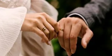 Miri jefuiți în timpul nunții! Doi bărbați au furat cutia în care erau puși banii dăruiți de nuntași! 