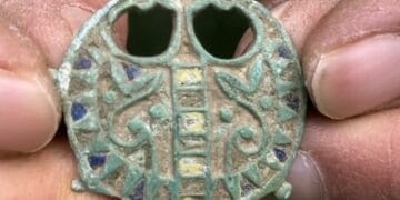 Obiect roman de peste 2000 de ani găsit de un vânător de comori! Obiectul este foarte valoros!