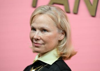 O fostă vedetă a serialului Baywatch, a șocat prin apariția la o lansare a colecției Pandora Talisman!