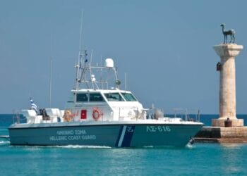 Doi bărbați au făcut pe spionii și acum sunt într-o închisoare din Grecia! Au fotografiat o bază a marinei elene!