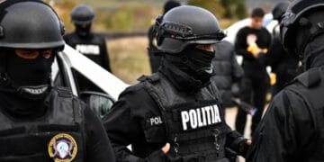 Percheziții la o Companie de Apă, pentru dare de mită! Unul dintre manageri avea salariul de 40.000 de lei net!